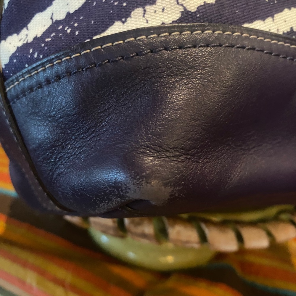 Coach Legacy Zebra Print Zip Duffle Bag 23410 Marine Purple White - Picture 10 of 14